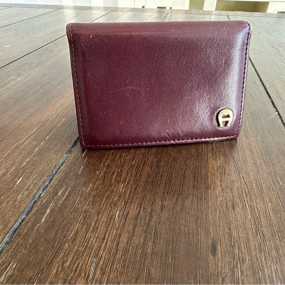 Vintage Etienne Aigner bi fold wallet - Picture 5 of 12
